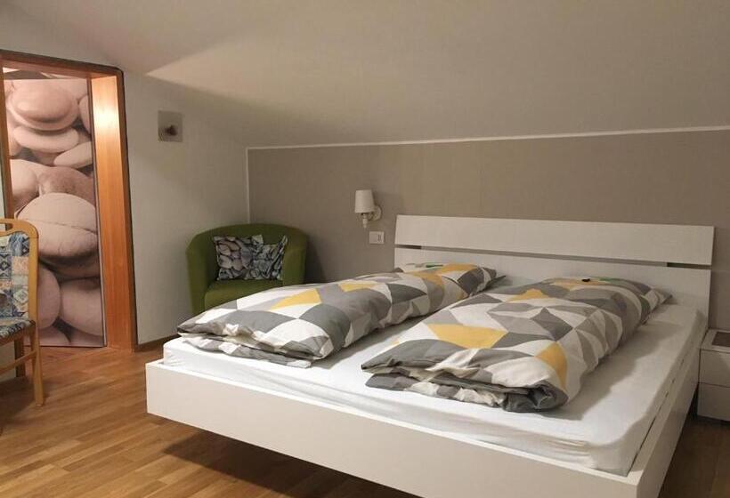 مبيت وإفطار Haus Lasaun