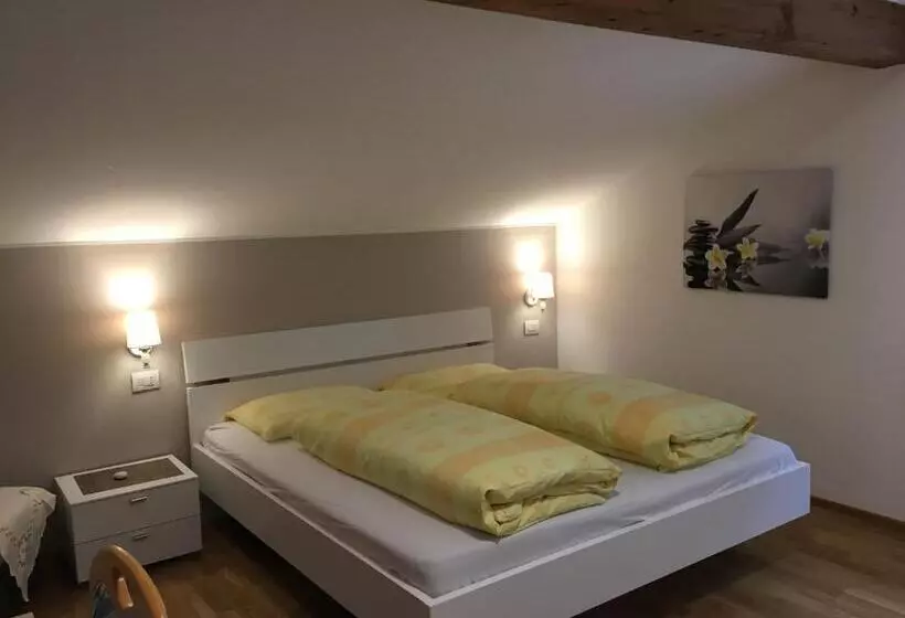 Aamiaismajoitus (B&B) Haus Lasaun