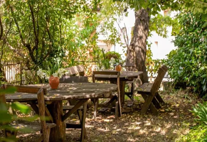 ベッドアンドブレックファースト Pietrantica