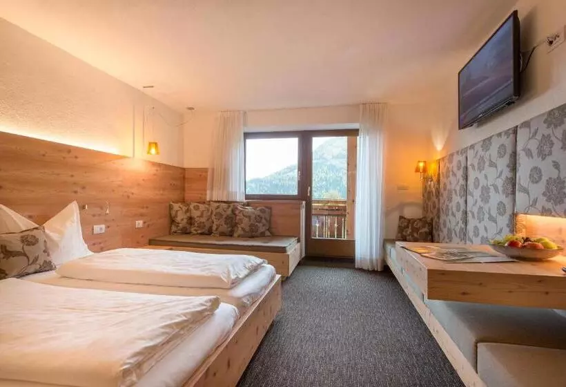 ホテル Berggasthof Häusler