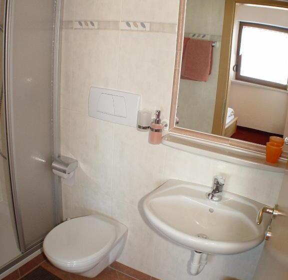 Отель Berggasthof Häusler