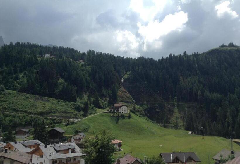 בית מלון כפרי Garni Le Chalet