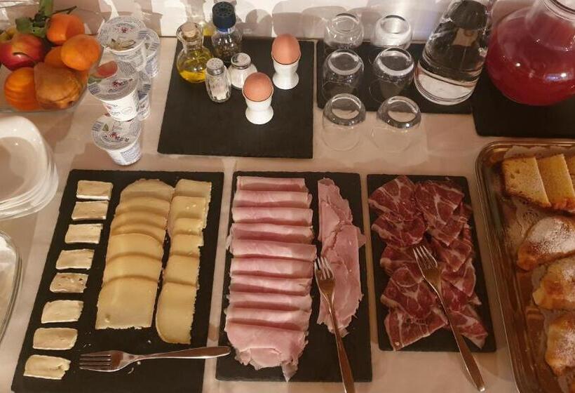 בית מלון כפרי Garni Le Chalet