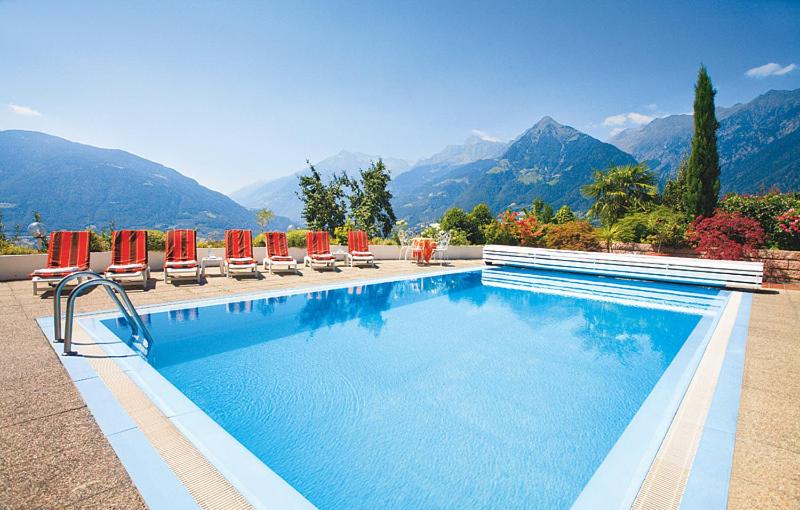 هتل Pension Zum Burggräfler