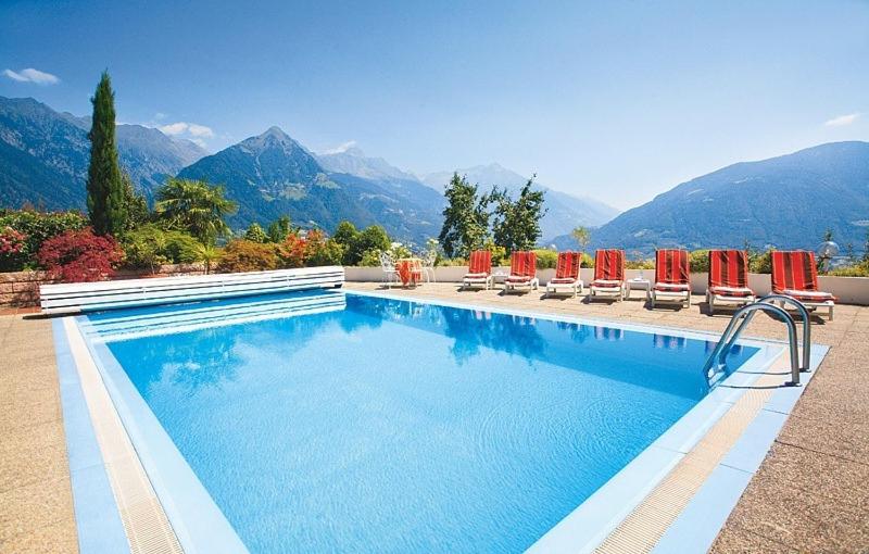 هتل Pension Zum Burggräfler