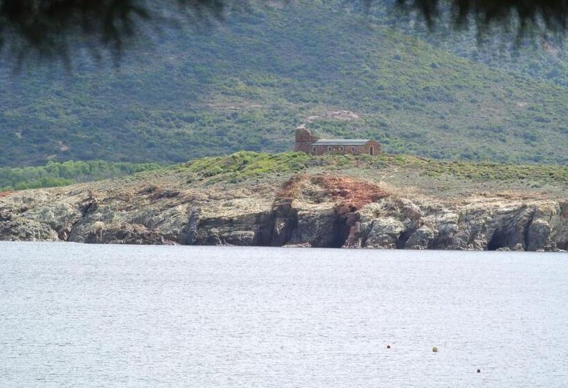 هتل Stella Marina