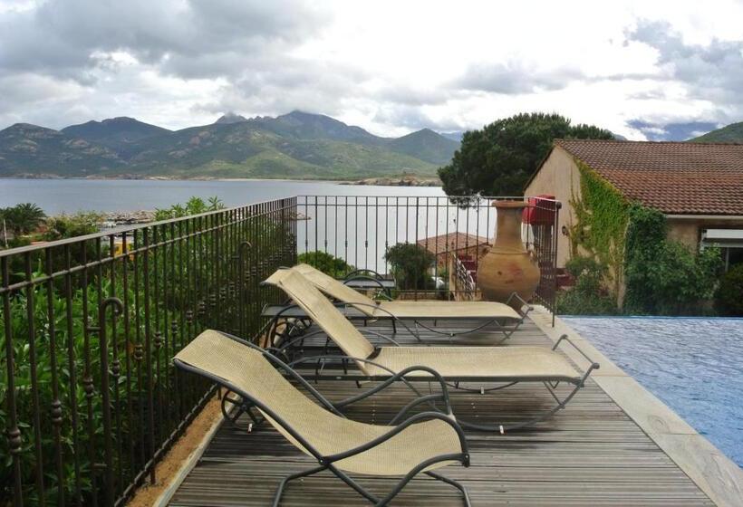 هتل Stella Marina