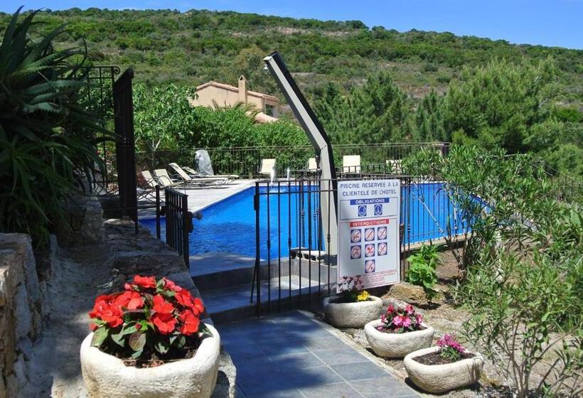 هتل Stella Marina