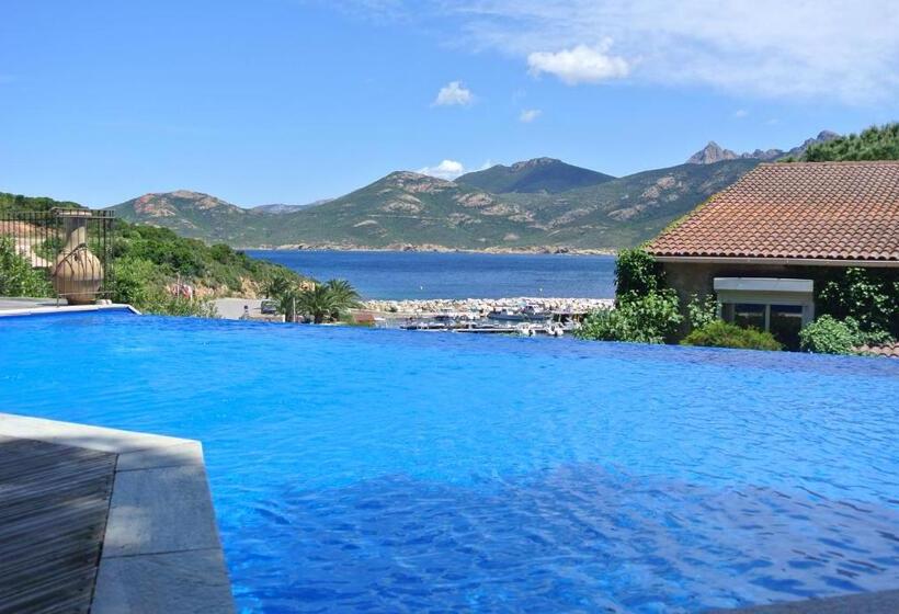 هتل Stella Marina