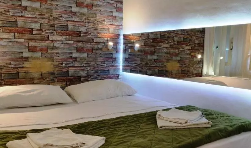 Aamiaismajoitus (B&B) Domatia