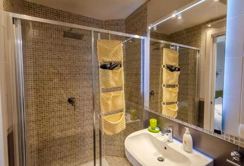 Aamiaismajoitus (B&B) Domatia