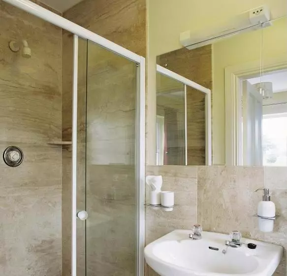 Aamiaismajoitus (B&B) Greenlawn Lodge