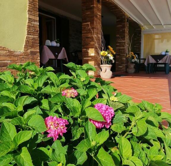 צימר Roccabianca Rooms & Studios