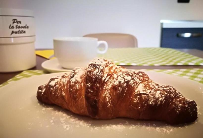 ベッドアンドブレックファースト Villa Cameras Room And Breakfast