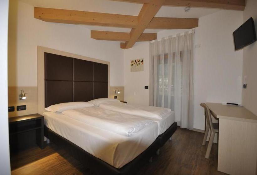 ベッドアンドブレックファースト Villa Cameras Room And Breakfast