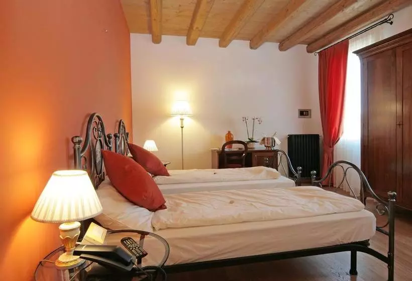 Hotelli Locanda Al Ponte De Fero
