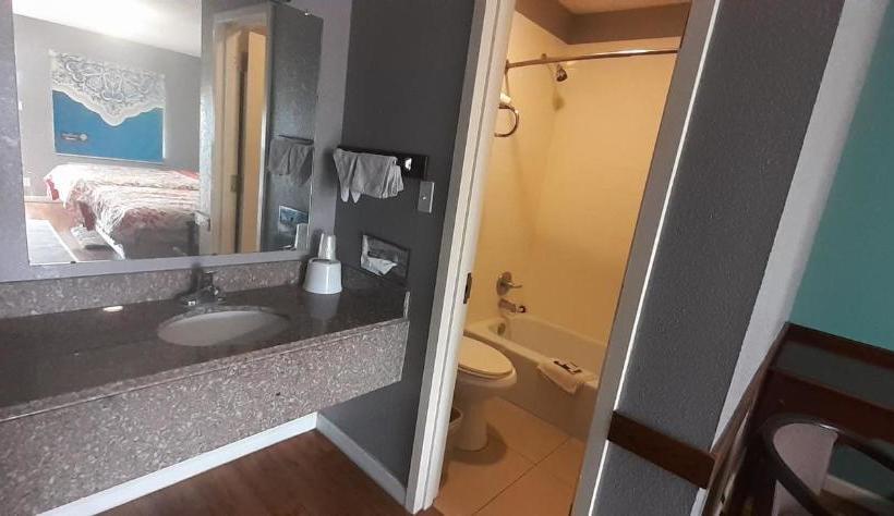 فندق على الطريق Woodfield Inn And Suites