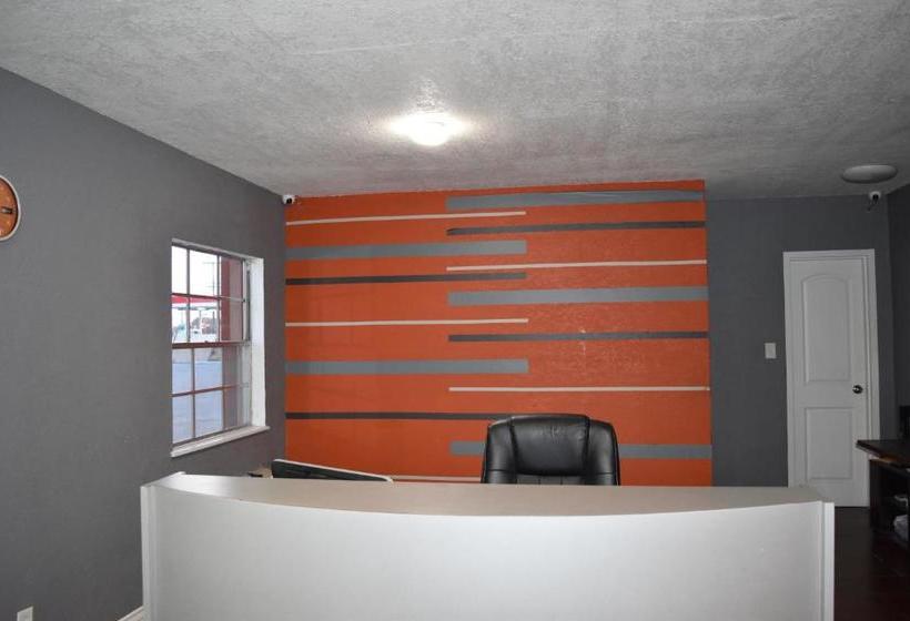 فندق على الطريق Woodfield Inn And Suites