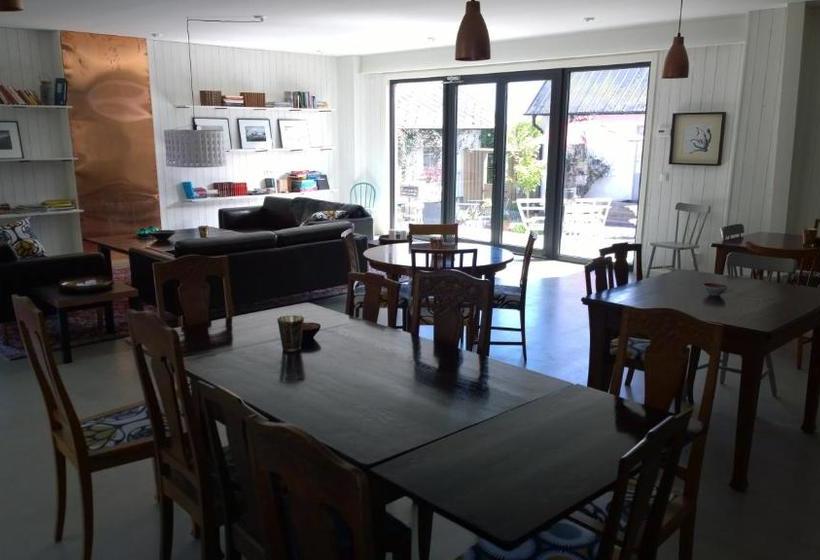 تختخواب و صبحانه Elisetorp