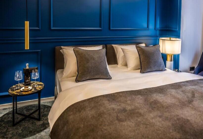 هتل Apeiro City Avant Garde