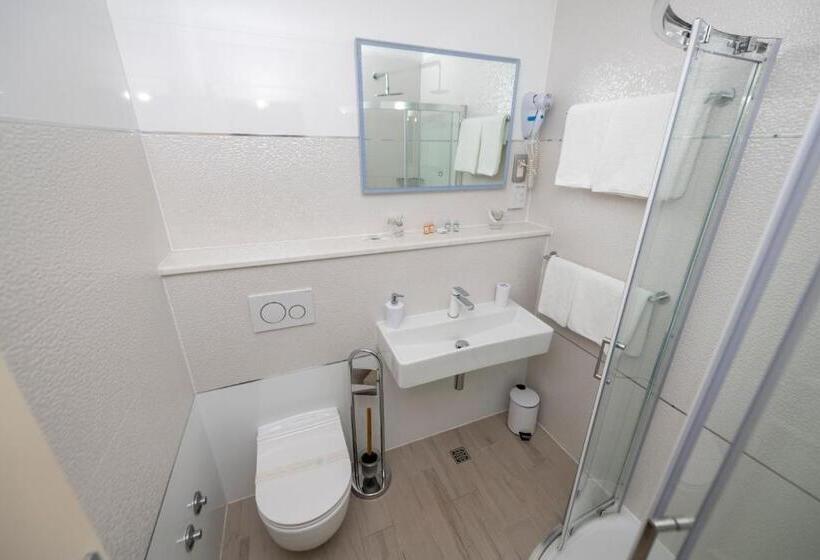 هتل Gothic Palace Heritage