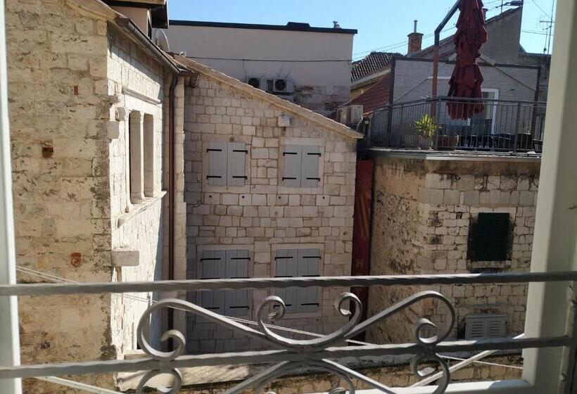 هتل Gothic Palace Heritage