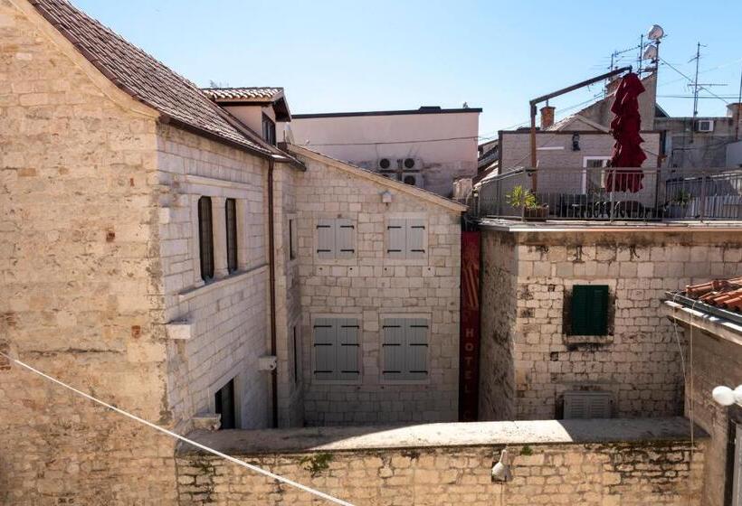 هتل Gothic Palace Heritage