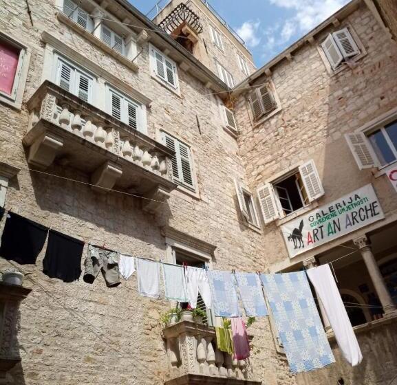 هتل Gothic Palace Heritage