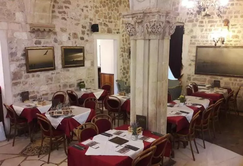 هتل Gothic Palace Heritage