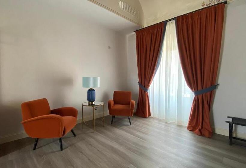 בית מלון כפרי Lanterne Magiche Ortigia Suites