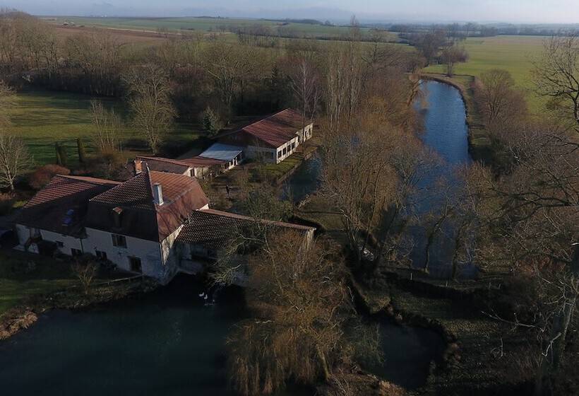 Отель Logis Hôtel Le Chantoiseau