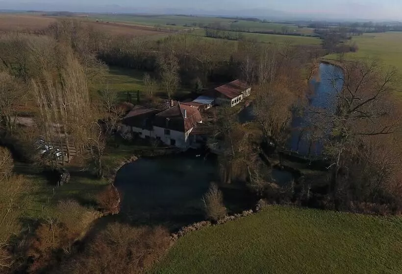 Hotelli Logis Hôtel Le Chantoiseau