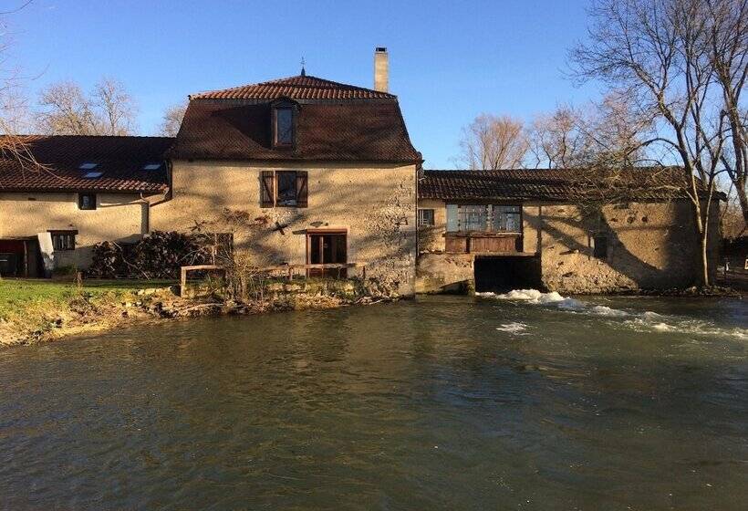 Отель Logis Hôtel Le Chantoiseau