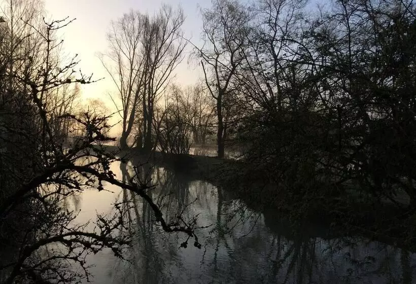 Hotelli Logis Hôtel Le Chantoiseau