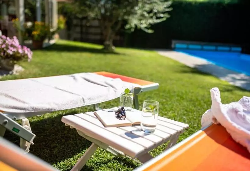 Hotelli Pension Weingarten