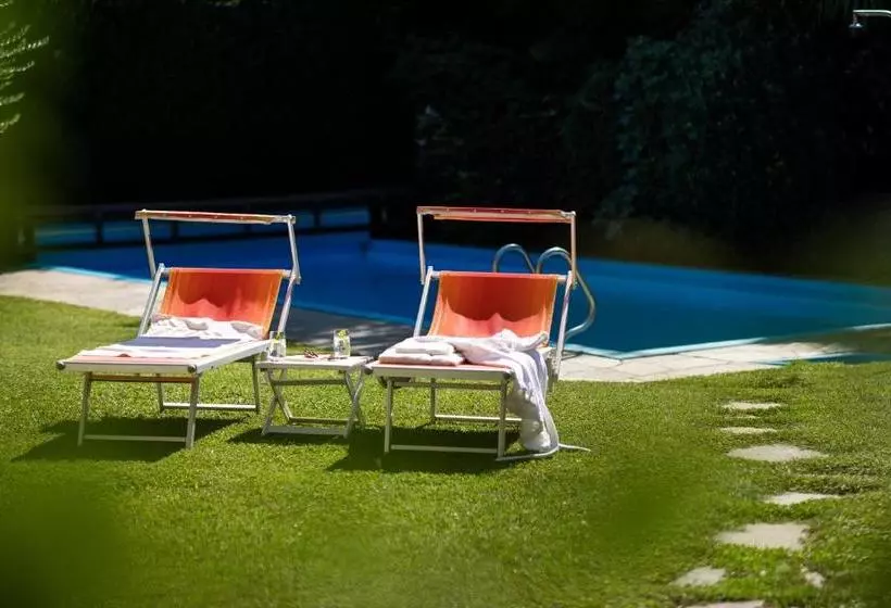 Hotelli Pension Weingarten