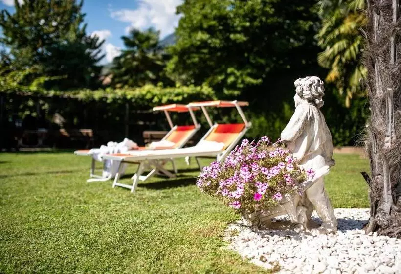 Hotelli Pension Weingarten