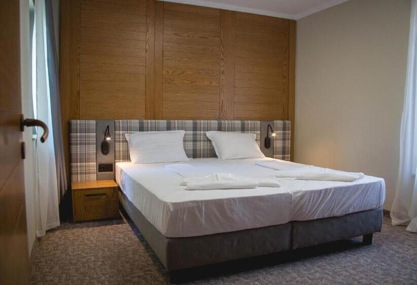 ホテル Prince Cyril