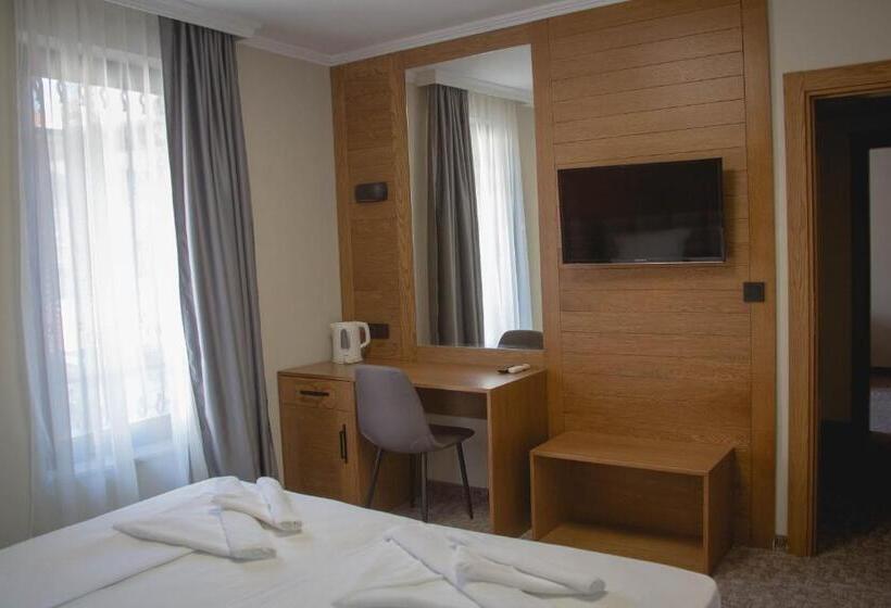 ホテル Prince Cyril