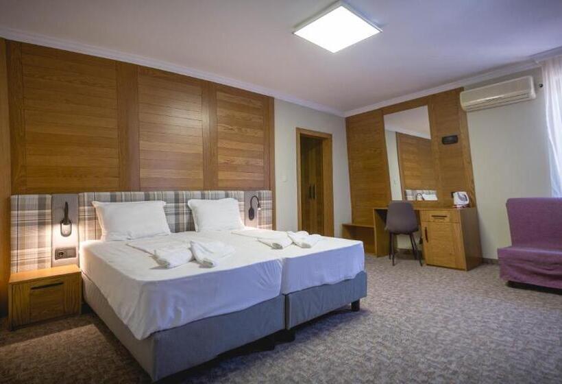 ホテル Prince Cyril