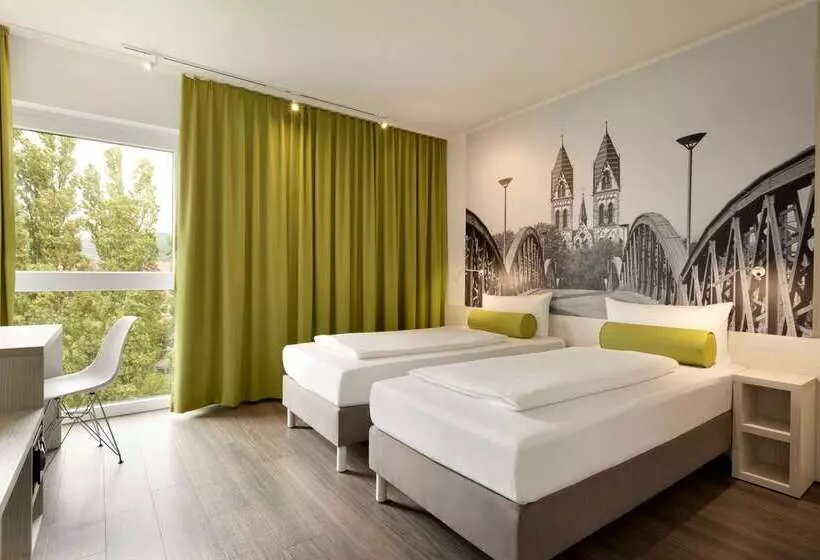 ホテル Super 8 Freiburg