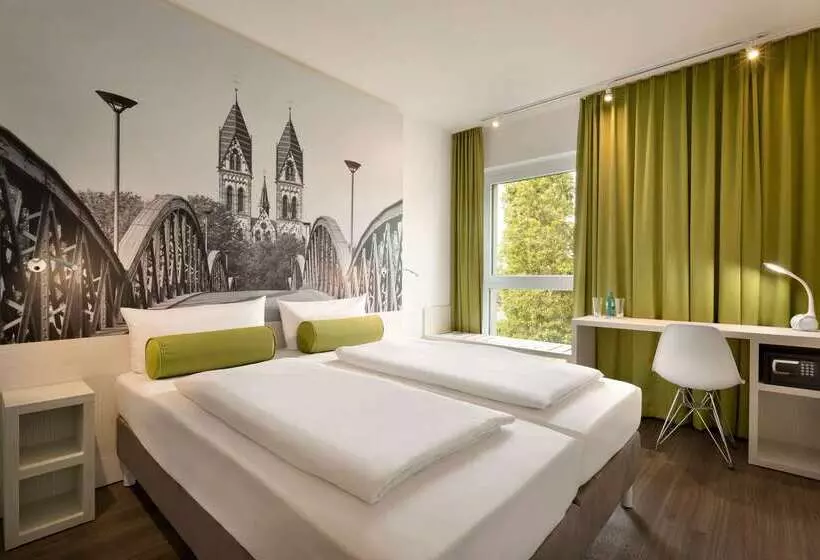 ホテル Super 8 Freiburg