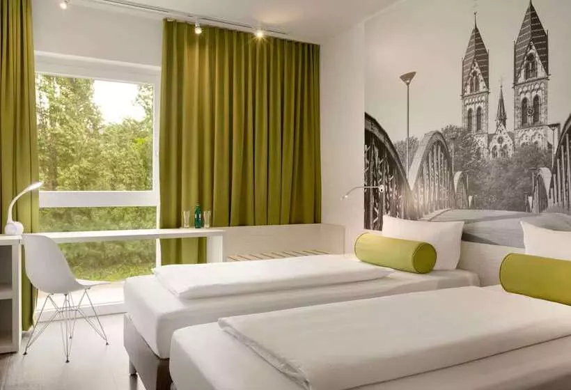 ホテル Super 8 Freiburg