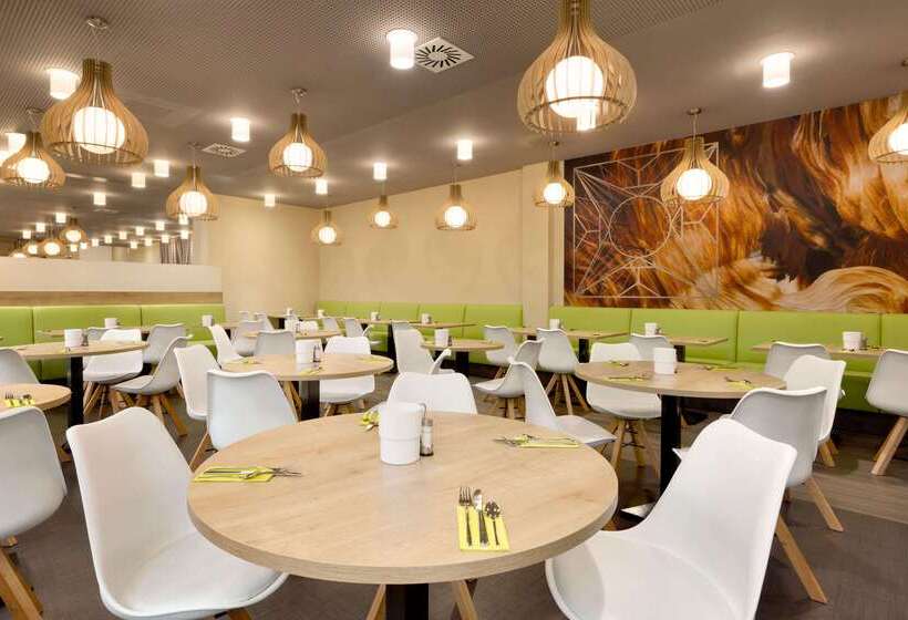 בית מלון כפרי Super 8 Freiburg