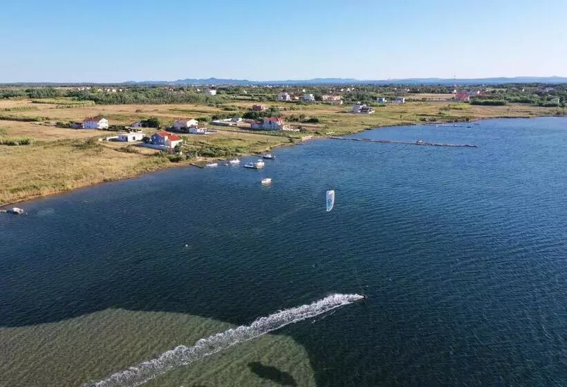 ベッドアンドブレックファースト Bed&breakfast Vanni