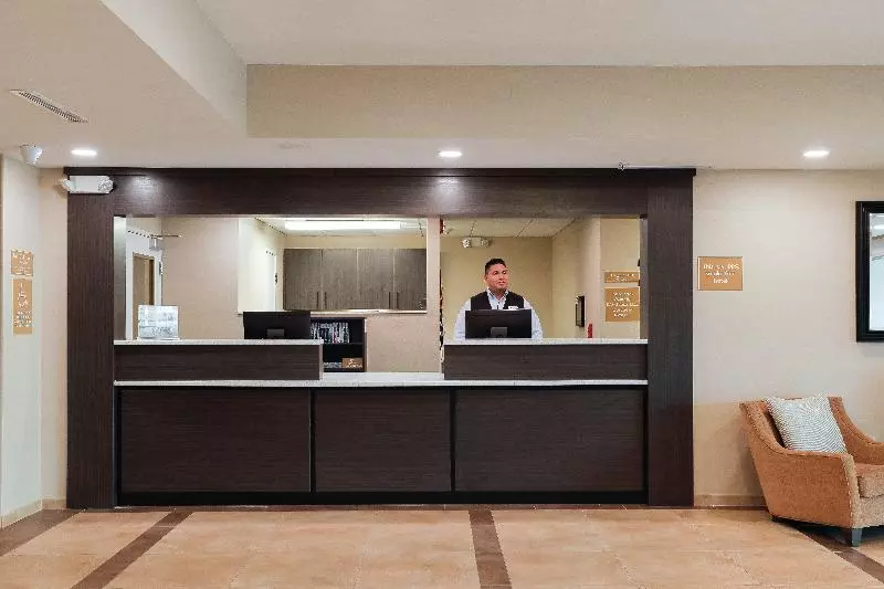 ホテル Candlewood Suites Lenexa   Overland Park Area By Ihg