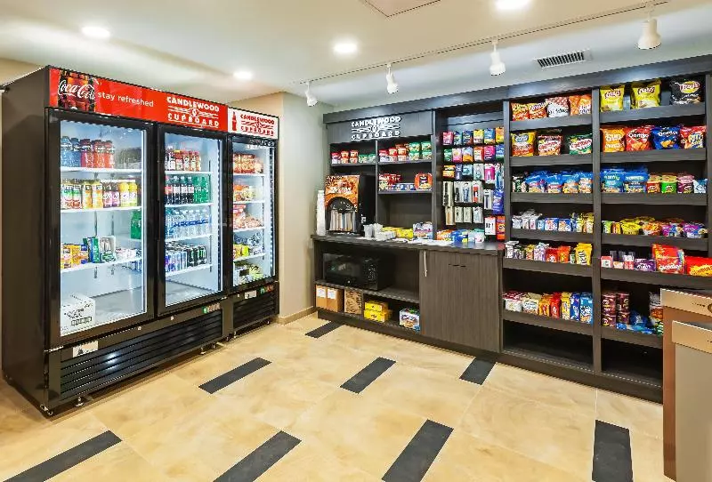 ホテル Candlewood Suites Lenexa   Overland Park Area By Ihg