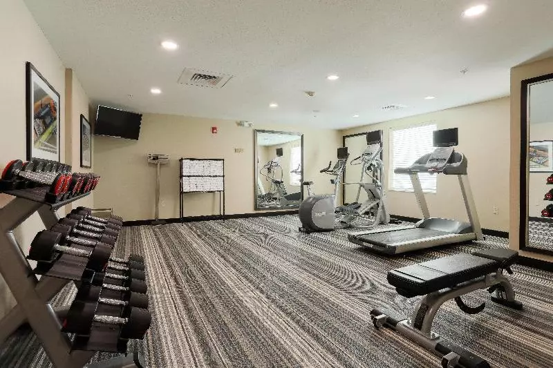 ホテル Candlewood Suites Lenexa   Overland Park Area By Ihg