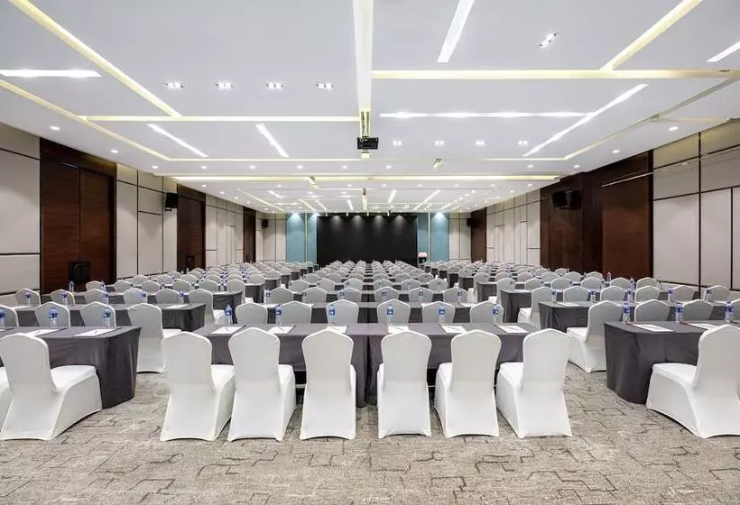 ホテル Holiday Inn Baoji Central, An Ihg