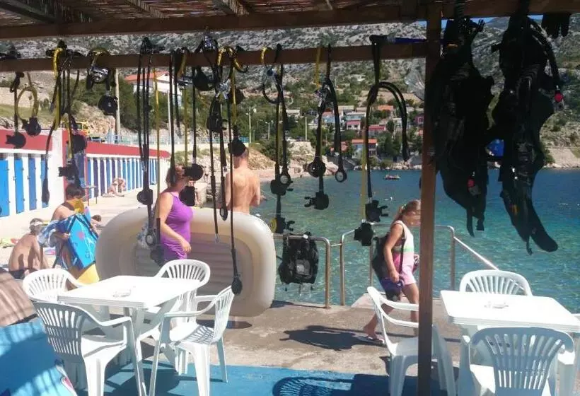 هتل Palace Vrkljan